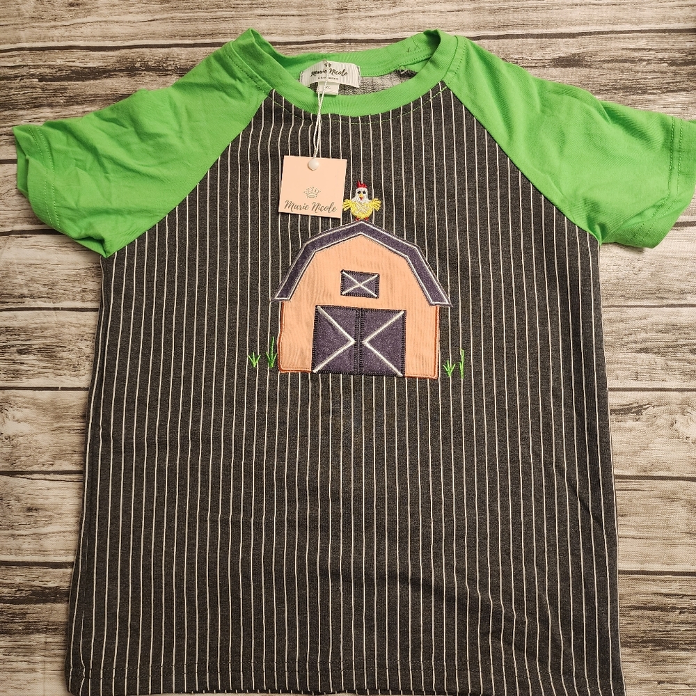 Marie Nicole Kids Farm shirt barn with chicken. Tagged XL but seems to run small